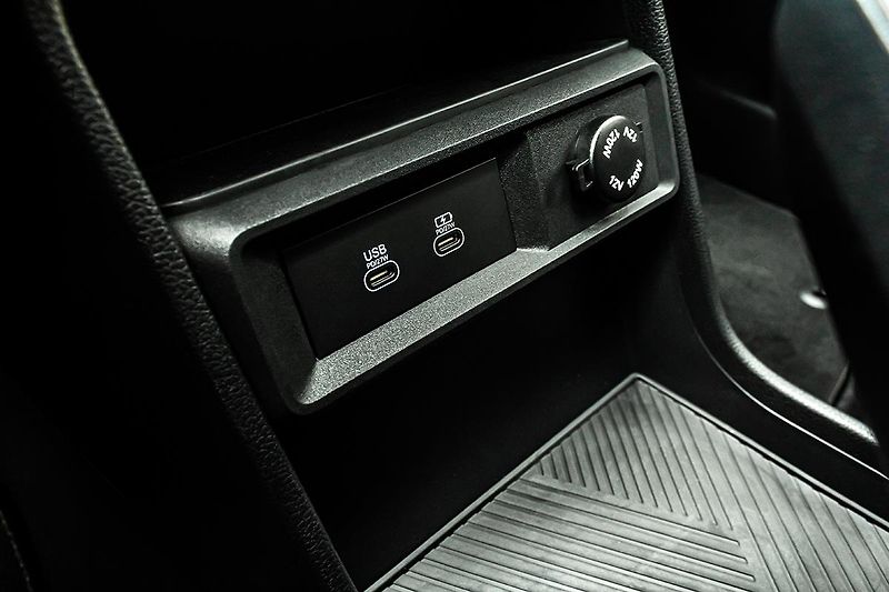 SsangYong Torres (2025) 1,5 GDI 4WD AT PREMIUM 5el.dve - fotka 10 z 22