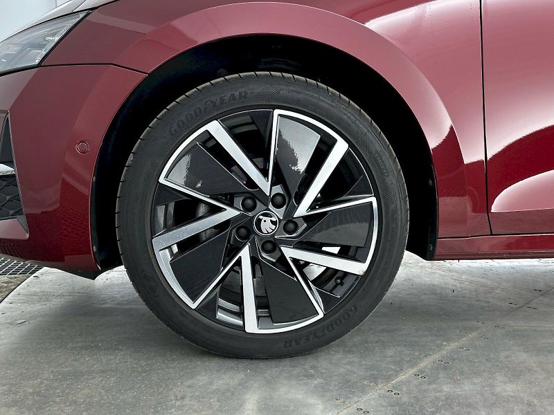 Škoda Octavia (2025) Combi 1.5TSI 110kW Top Selecti - fotka 33 z 33