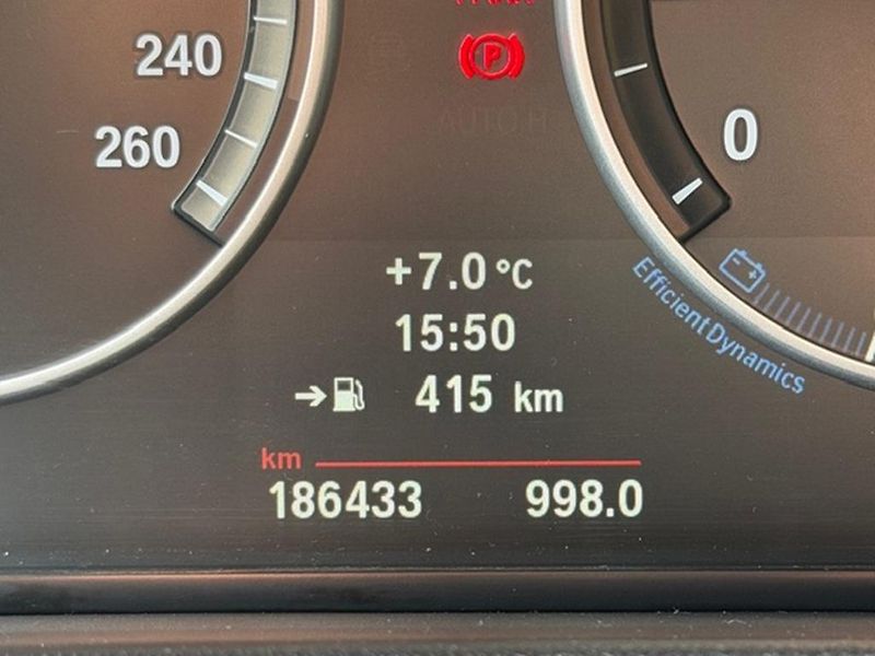 BMW X3 xDrive 20D M-Paket - fotka 22 z 37