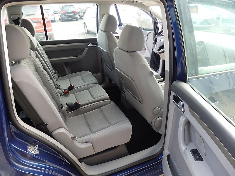 Volkswagen Touran 2,0i KLIMA ECOFUEL  - fotka 10 z 14