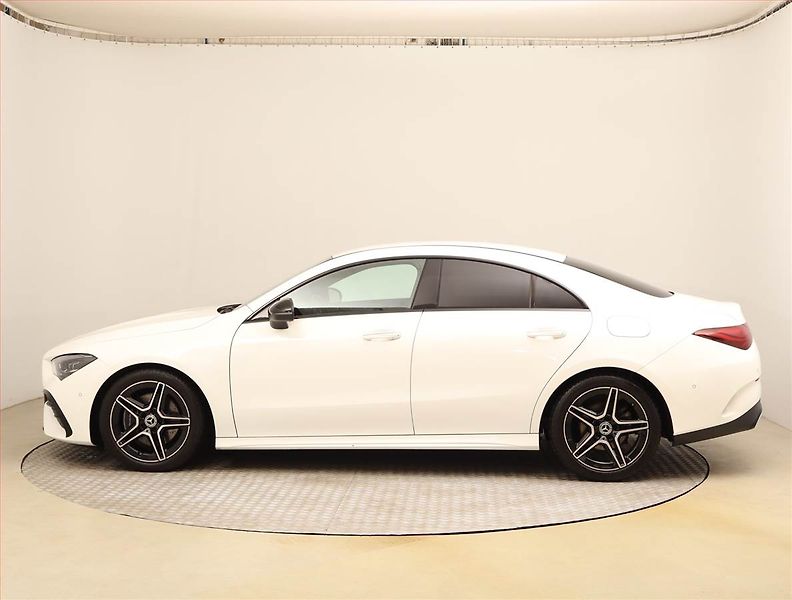 Mercedes-Benz CLA (2023) AMG Paket 200 d - fotka 3 z 27