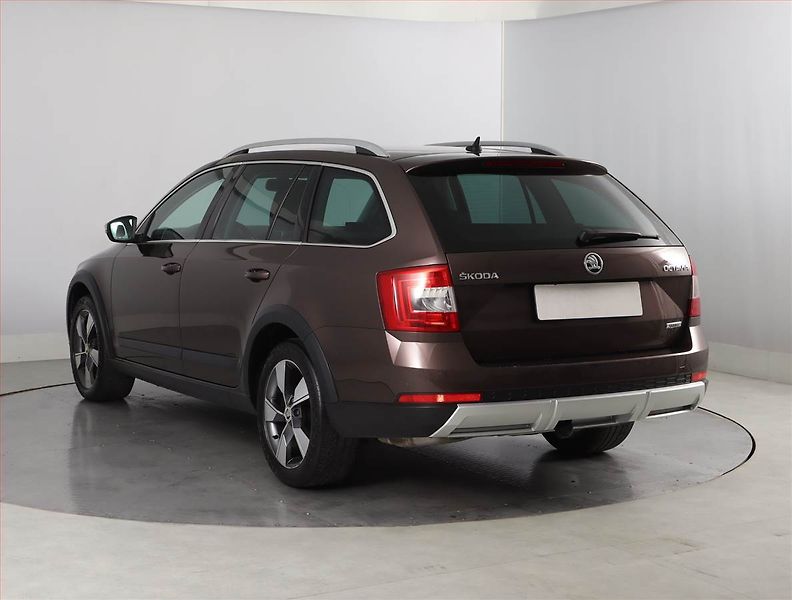Škoda Octavia (2015) Scout 2.0 TDI, 4X4, Automat - fotka 4 z 21