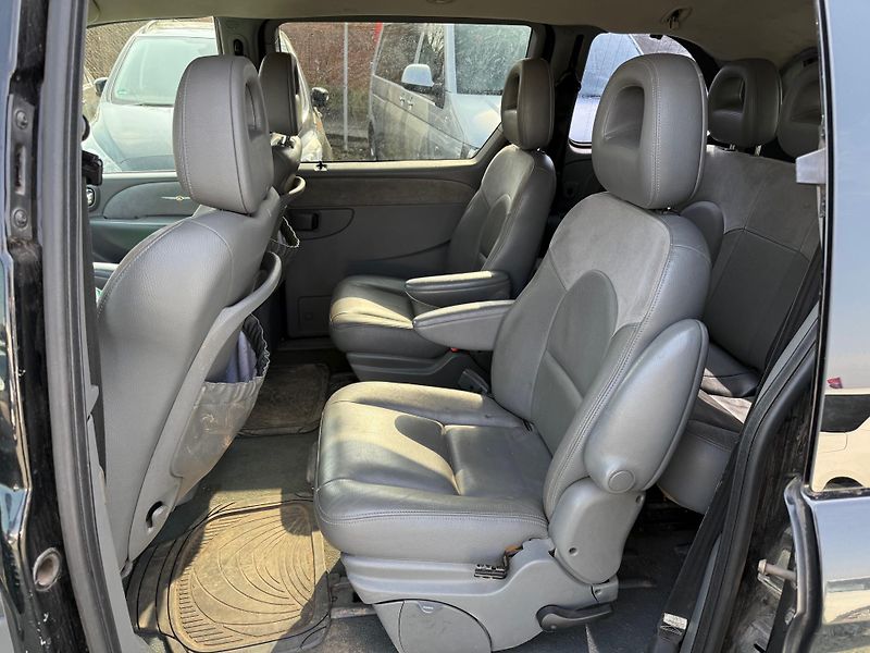 Chrysler Grand Voyager 2.5 CRD - fotka 8 z 12