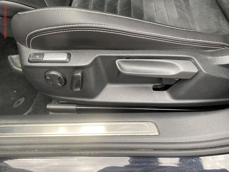 Volkswagen Passat (2020) 2.0 TDi, Elegance, DSG, LED - fotka 14 z 18