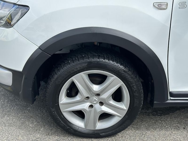Dacia Sandero (2016) STEPWAY 0.9/66kW *ČR* KLIMA*  - fotka 31 z 34