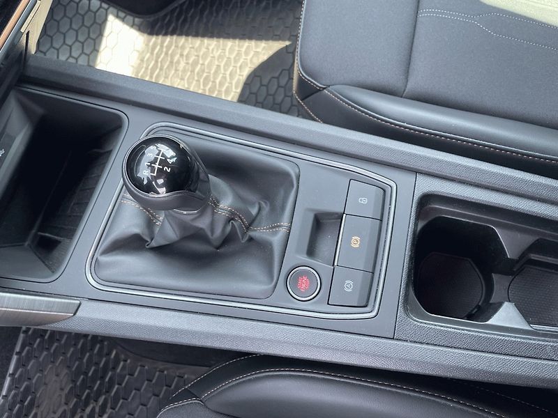 Cupra Formentor (2023) 1.5 TSI,110kW,1.Maj,ČR - fotka 27 z 38