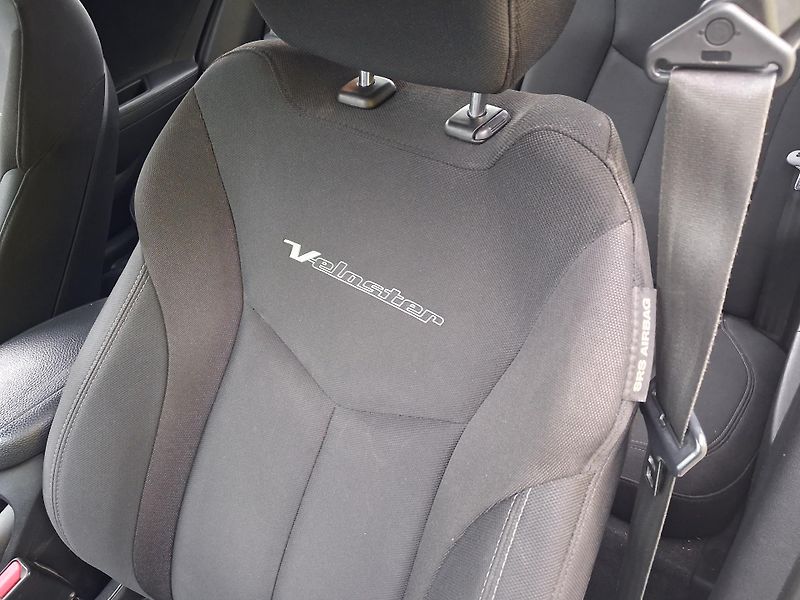 Hyundai Veloster (2011) 1,6GDi SERVISKA GARANCE 2xKOLA - fotka 14 z 43