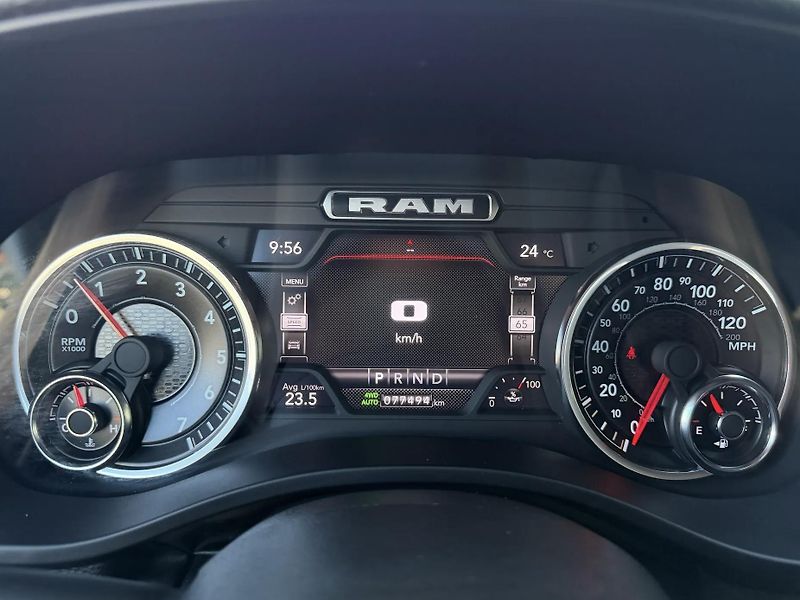 Dodge RAM (2024) +LARAMIE+OFFROAD PAKET+ - fotka 17 z 26
