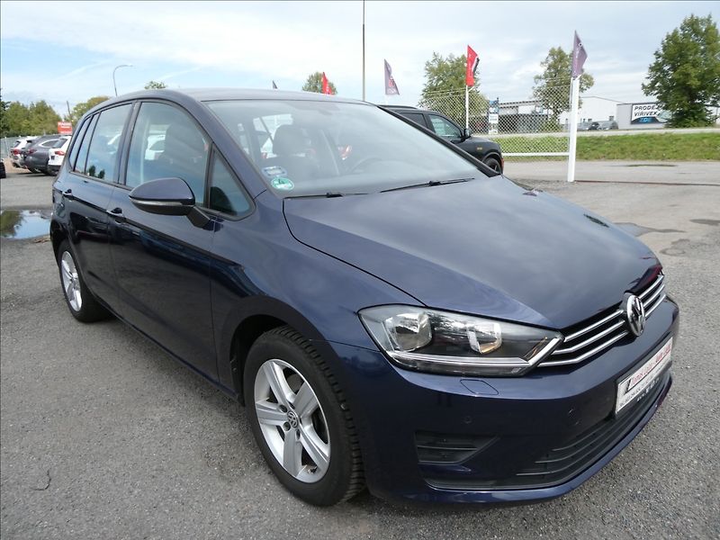 Volkswagen Golf Sportsvan 1,6 TDi 81kW 1.MAJITEL,servisk - fotka 1 z 53