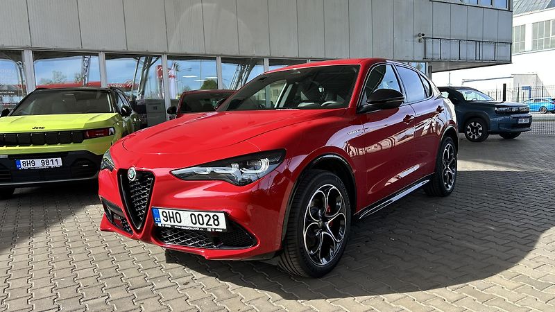 Alfa Romeo Stelvio 2.0i 280k AWD Veloce - fotka 4 z 12