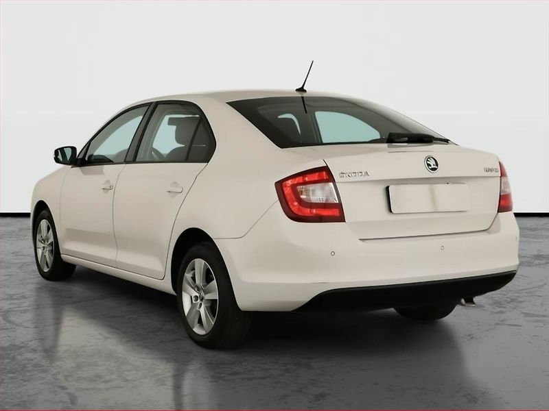 Škoda Rapid (2018) 1.0 TSI, Park. senzory - fotka 4 z 11