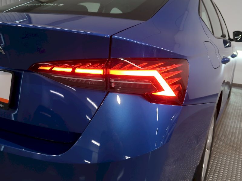 Škoda Octavia (2024) SELECTION 2.0TDI 85KW MATRIX - fotka 11 z 37