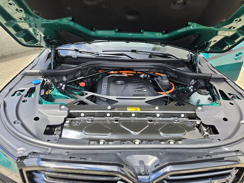 BMW XM (2024) 50e záruka + servis - fotka 21 z 33