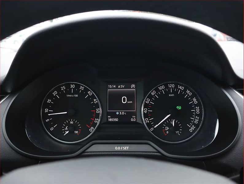 Škoda Octavia (2014) 1.6 TDI, Automat, Navi - fotka 11 z 20