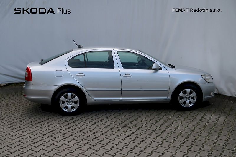 Škoda Octavia (2011) Ambiente Plus 1.4 TSI 90 kW - fotka 3 z 22