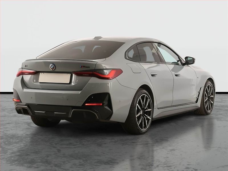 BMW i4 (2022) M50, SoH 88% - fotka 5 z 34