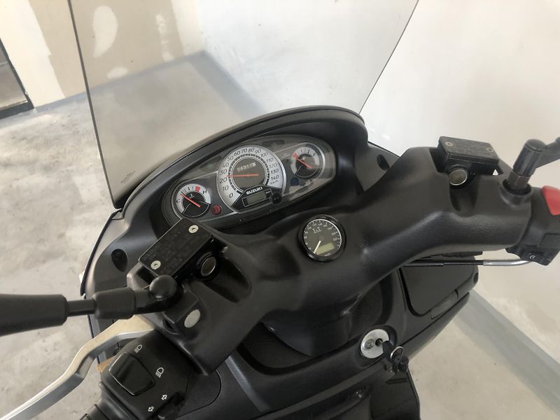 Suzuki Burgman 125 - fotka 10 z 17