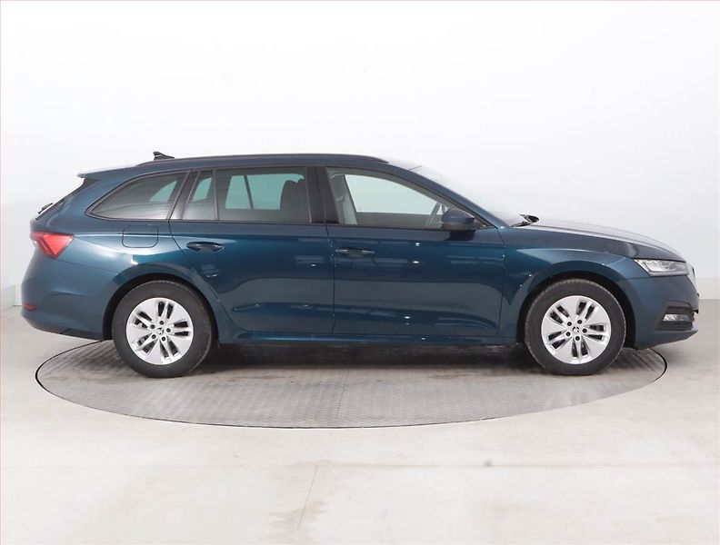 Škoda Octavia (2023) Ambition 2.0 TDI, Automat - fotka 6 z 16