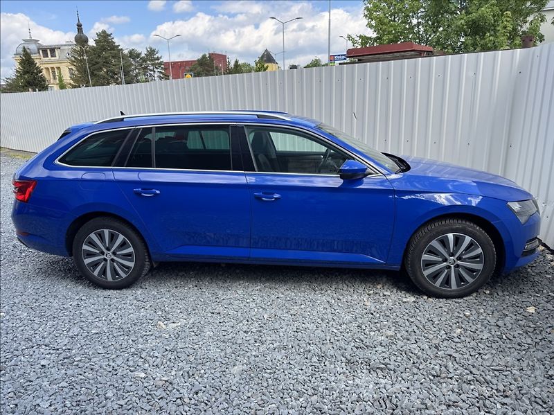 Škoda Superb 2,0 TDI DSG STYLE DPH 1.maj ČR - fotka 15 z 50
