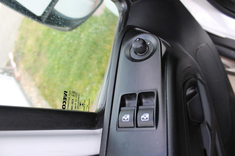 Iveco Daily 35S180 3,0 Maxi 7Míst+Klima - fotka 17 z 21