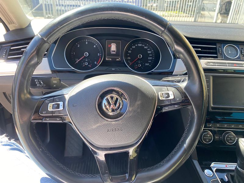 Volkswagen Passat (2015) VW Passat 2.0TDi 176kW 4M - fotka 13 z 14