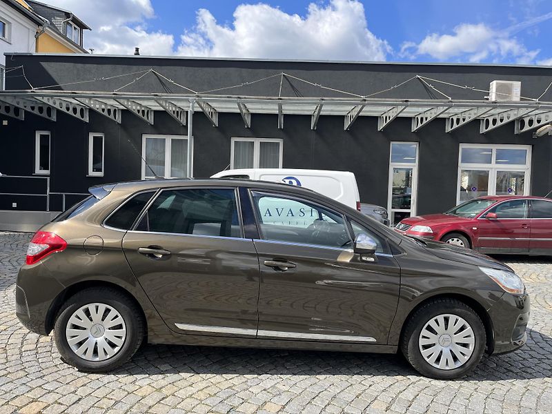 Citroën C4 (2011) 1.6 HDI 90k Collection Euro 5 - fotka 6 z 17