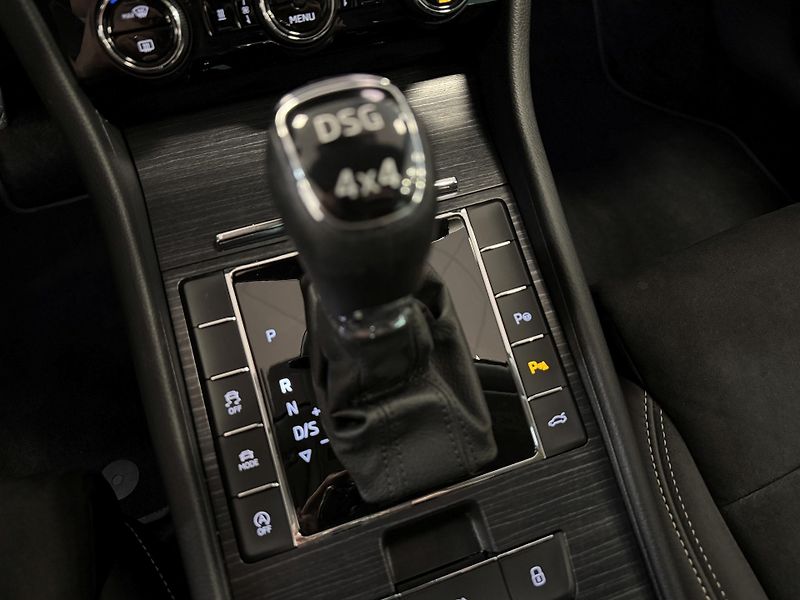 Škoda Superb 2.0TDI 4x4 DSG StylePlus - fotka 34 z 50