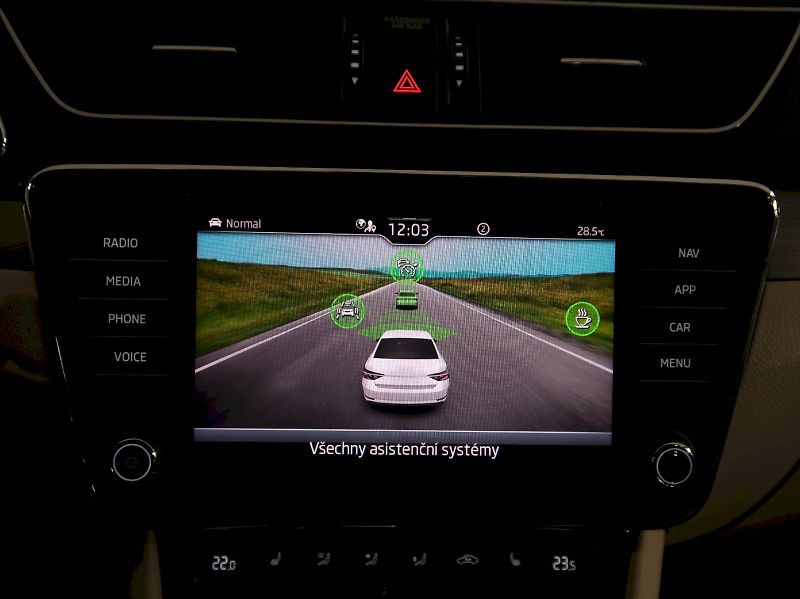 Škoda Superb (2022) STYLE 2.0TDI 147KW 4x4 DSG WEB - fotka 26 z 41