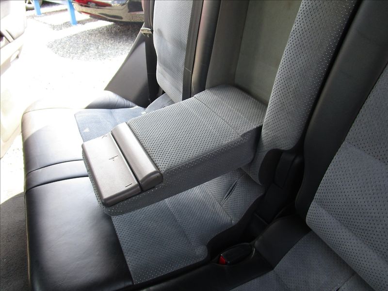 Mitsubishi Pajero 3.2 Di-D, 4x4, aut. klima, 7 m - fotka 36 z 54