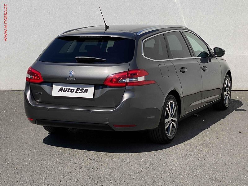 Peugeot 308 (2018) 1.2 PT, Allure, AT, navi, TZ - fotka 4 z 18