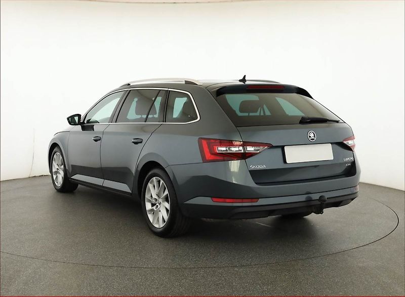 Škoda Superb (2017) Style 2.0 TDI 4x4, 4X4, Kůže - fotka 4 z 17