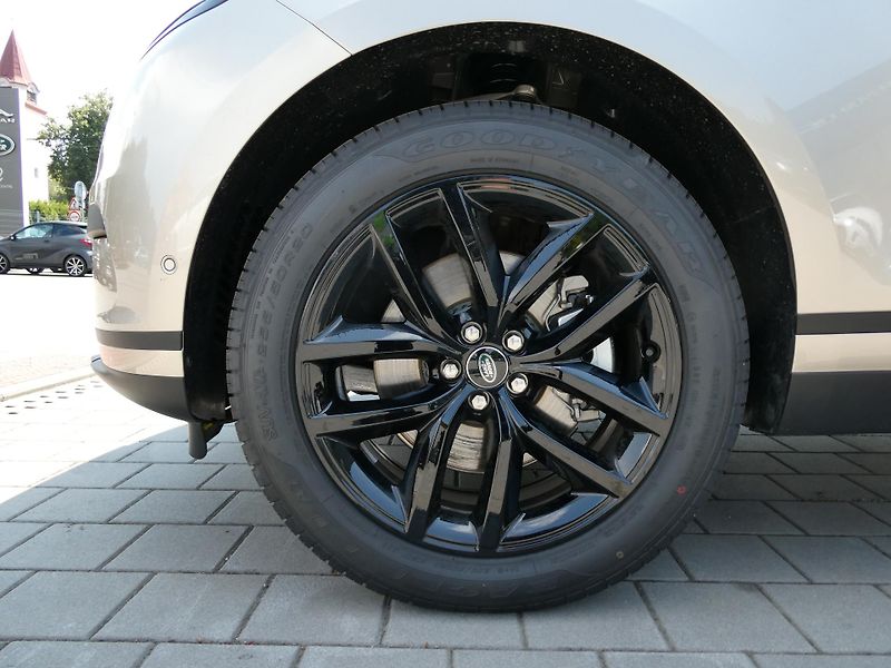 Land Rover Range Rover Velar (2026) 2,0 S D200 - fotka 2 z 20