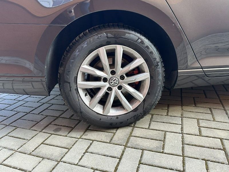 Volkswagen Passat 2.0 TDi 110kW - fotka 24 z 24