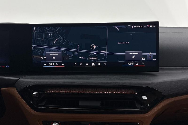 BMW Řada 3 řady 3 | 330d xDrive - fotka 18 z 24
