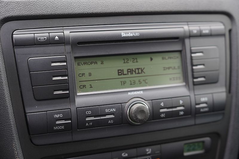 Škoda Octavia 1.6 FSI/116PS/Elegance/kůže/ČR - fotka 38 z 39