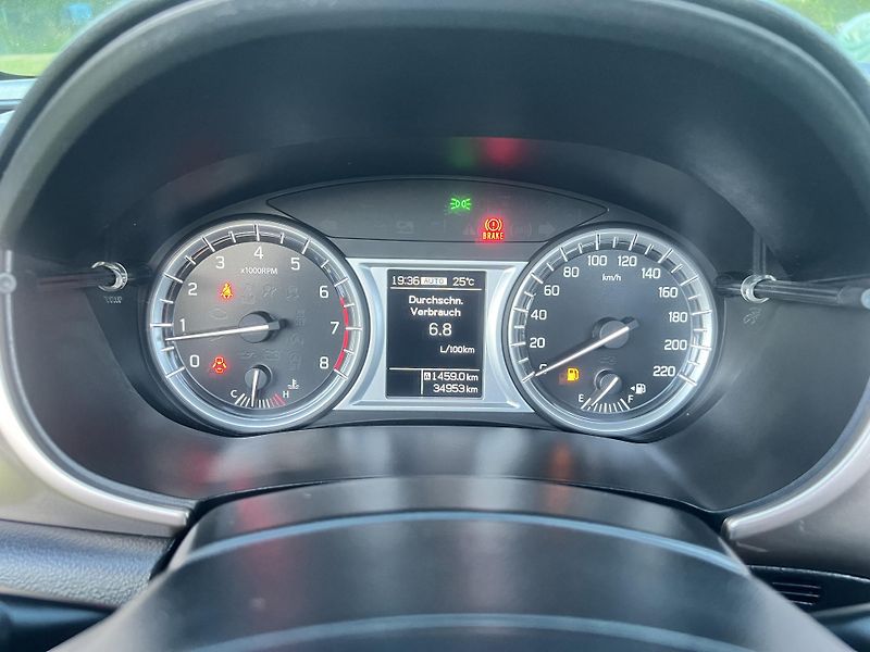 Suzuki Vitara 1,6 88KW,4x4,NAVI,PANORAMA - fotka 37 z 47