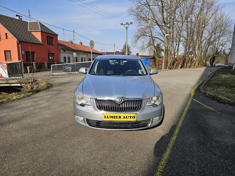 Škoda Superb (2011) 2.0TDI - fotka 8 z 19