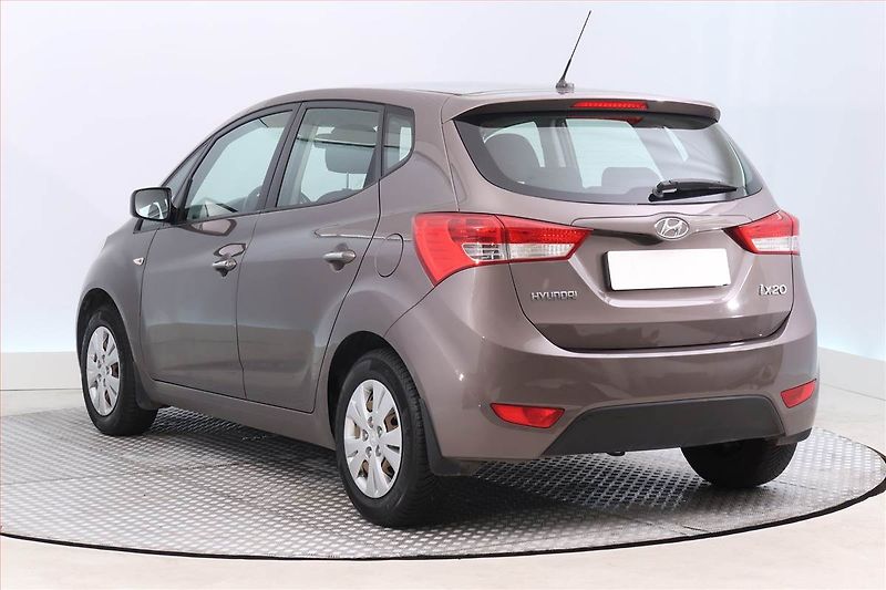 Hyundai ix20 (2015) 1.4 CVVT, Serv.kniha - fotka 4 z 15