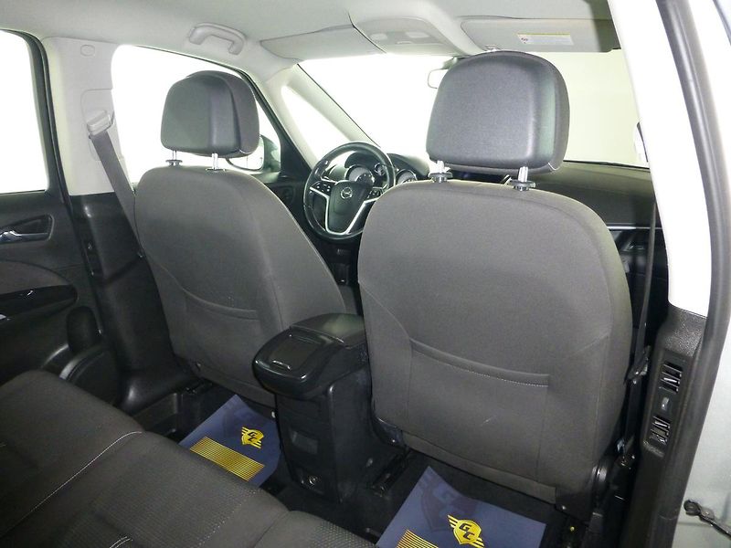 Opel Zafira (2012) 2,0CDTI-121KW*VYHŘ.SED***7MÍST - fotka 22 z 23