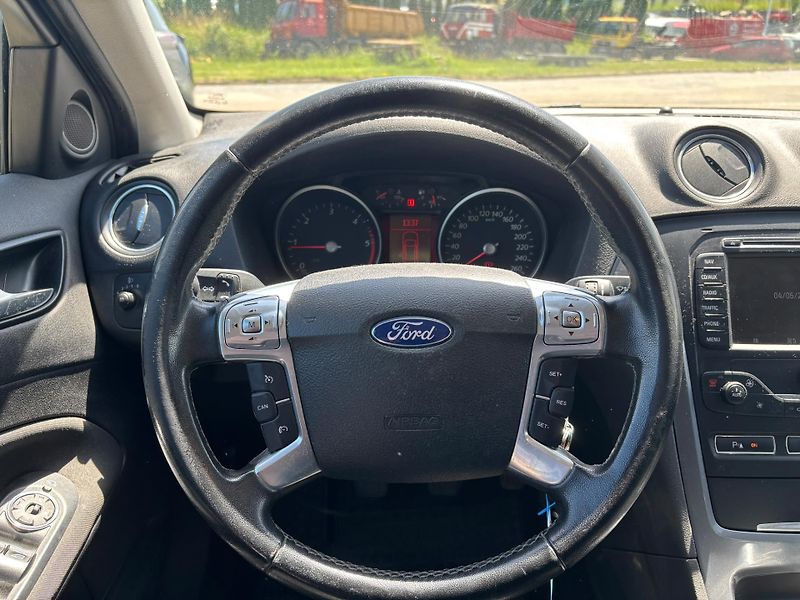 Ford Mondeo (2013) 2.0 TDCi - fotka 13 z 18