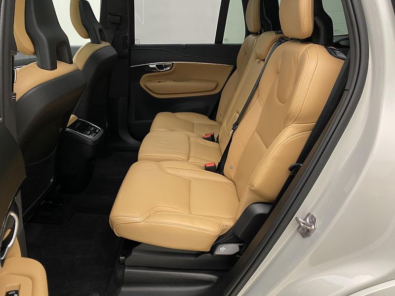 Volvo XC90 B6 AWD INSCRIPTION AUT CZ 7m - fotka 5 z 55
