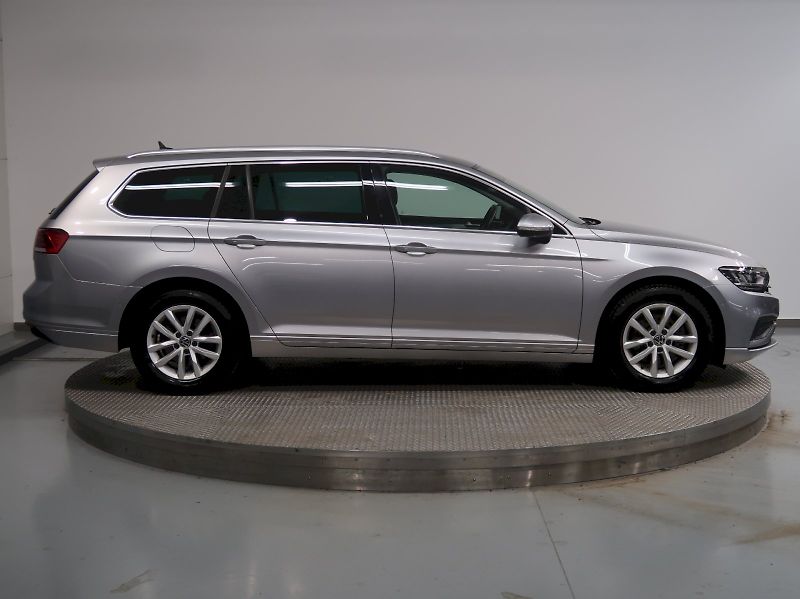 Volkswagen Passat (2022) BUSINESS 1.5TSI EVO 110KW - fotka 8 z 39