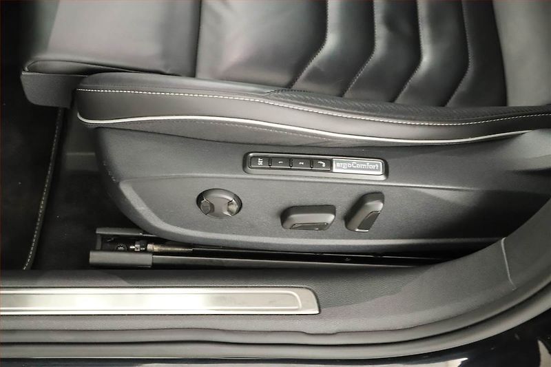 Volkswagen Arteon (2024) 2.0 TSI 4Motion - fotka 11 z 19