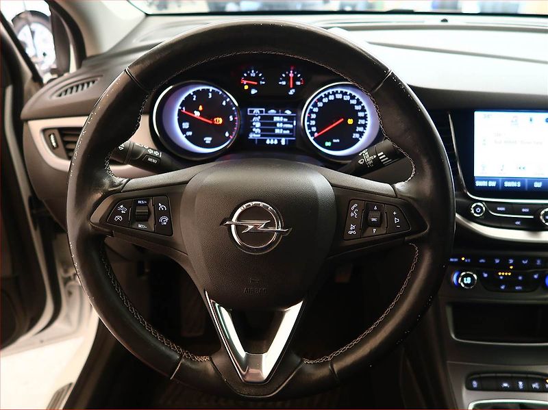 Opel Astra (2019) 1.6 CDTI, Navi, Tempomat - fotka 16 z 18
