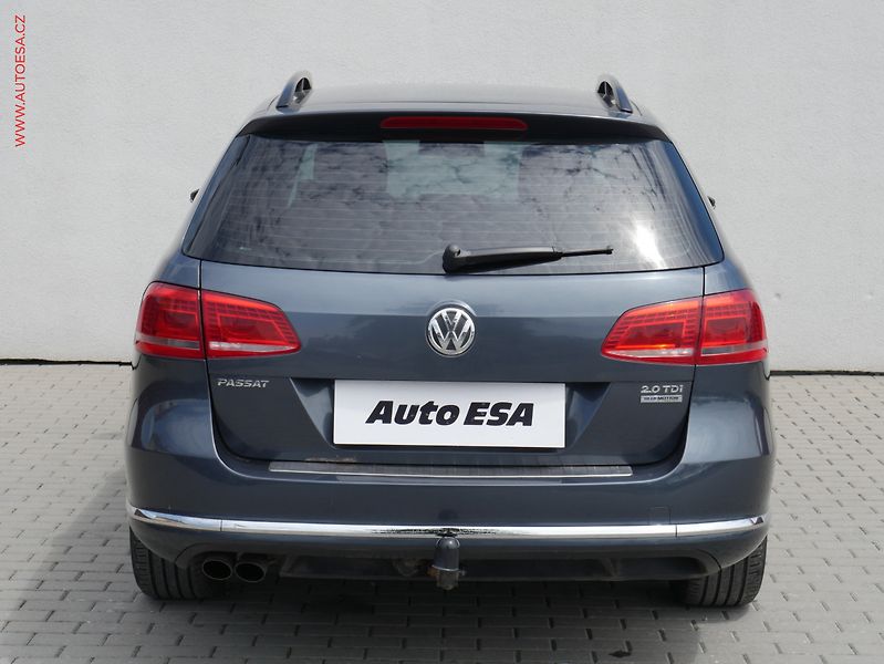 Volkswagen Passat (2011) 2.0TDi, ČR, Comfortline - fotka 5 z 22