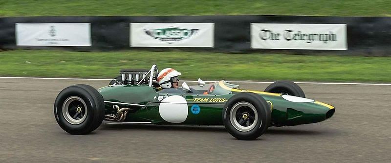 Před nedávnem jeden z legendárních závodníků Formule 1 všech dob Jackie Stewart, kterému se přezdívalo „Létající Skot“, oslavil 85. narozeniny.