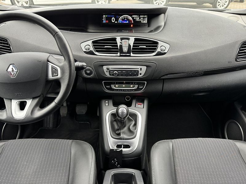 Renault Scénic (2013) 1.5dCi Digi Klima Polokůže - fotka 9 z 48