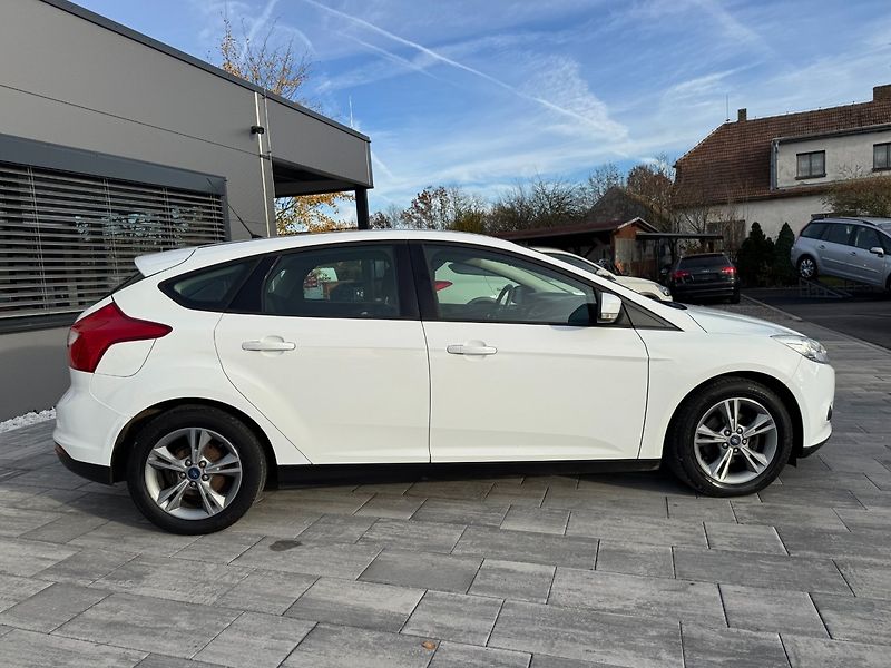 Ford Focus (2013) Trend 1.6 TDCi - fotka 4 z 29