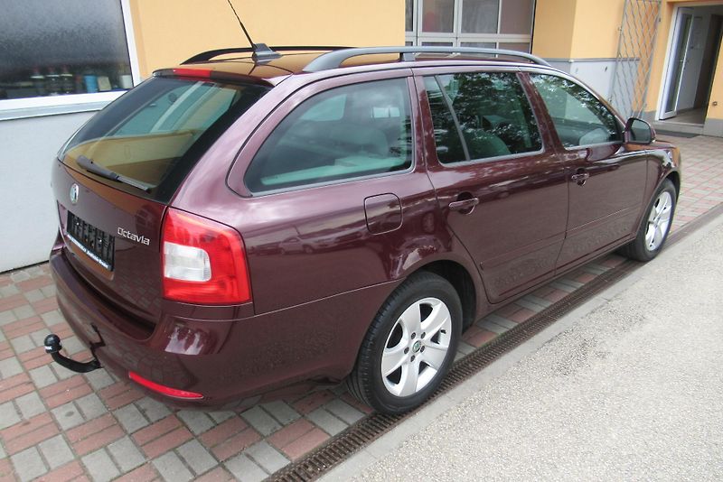 Škoda Octavia 1.6 TDi ELEGANCE WEBASTO TAŽNÉ - fotka 2 z 20