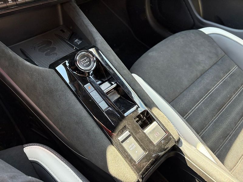 Alfa Romeo Junior Ibrida Sport Speciale 1.2 Turb - fotka 18 z 19